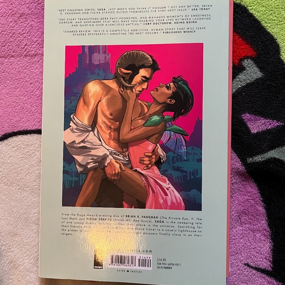 GRAPHIC NOVEL LOT- SAGA VOLUME 1-5 - Picture 4 of 6